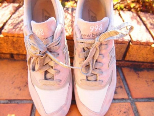 スニーカーのニューバランス（new balance）