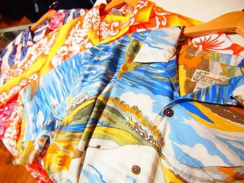 アロハシャツの柄シャツ