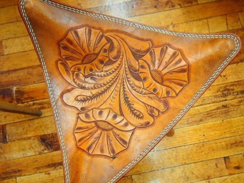 イスの三脚イス