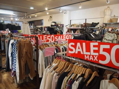 レディースファッションのセール
