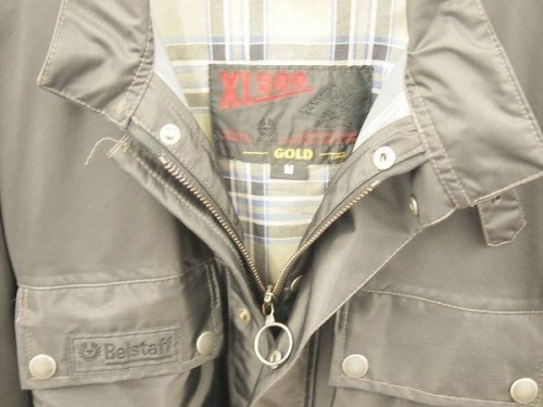 ナイロンコートのbelstaff