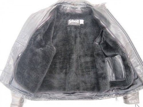 ライダースジャケットのSchott