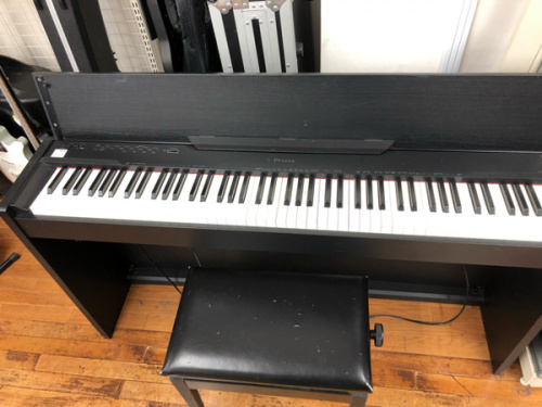 楽器の電子ピアノ