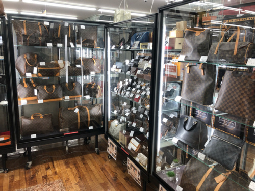 バッグのLOUIS VUITTON