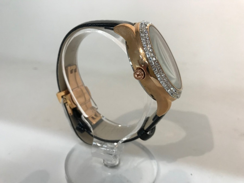 Swarovskiの入間腕時計