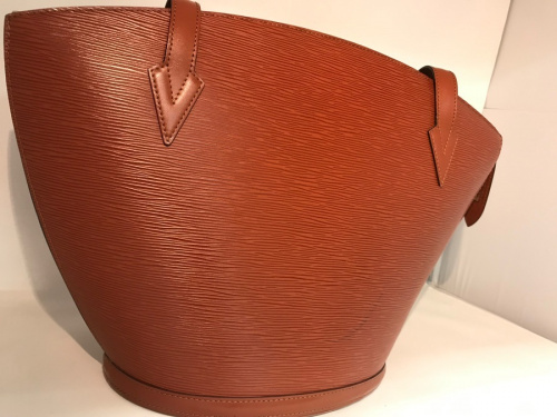 ブランド・ラグジュアリーのLOUIS VUITTON