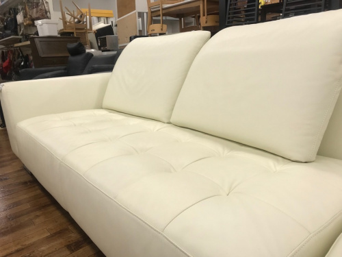 家具のソファ