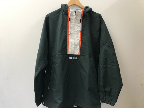 アノラックパーカーのNIKE