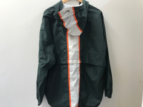 NIKEのダウンジャケット