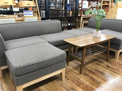 家具のソファ