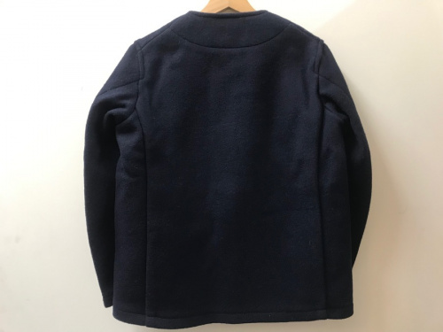 ノーカラージャケットの古着