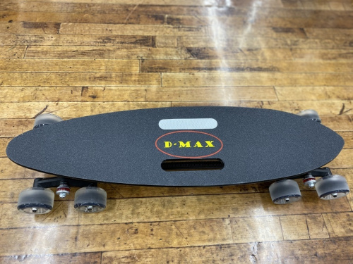 スケートボードの8輪スケートボード