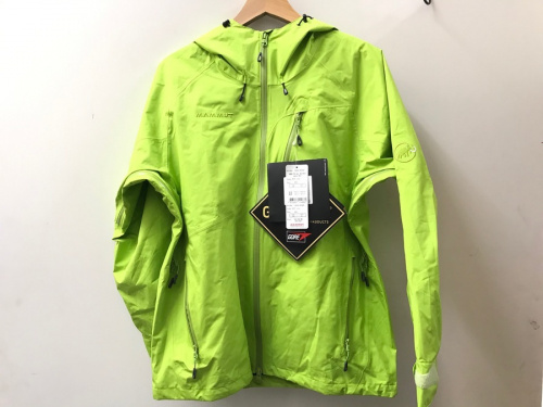 ジャケットのMAMMUT