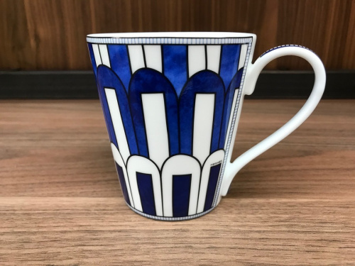 洋食器のマグカップ