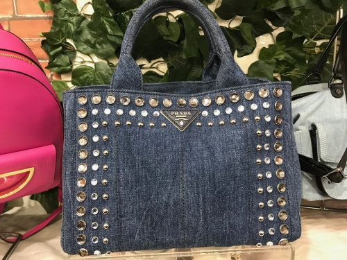 バッグのPRADA