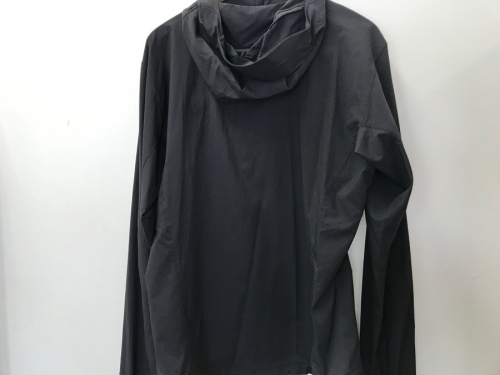ナイロンジャケットのARC'TERYX