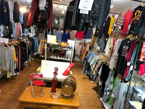 スニーカーのアメカジ