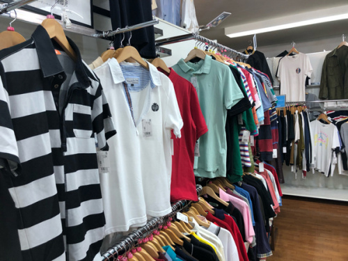 メンズファッションのシャツ