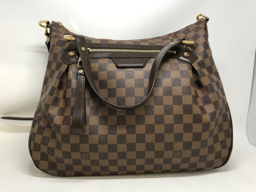 バッグのLOUIS VUITTON