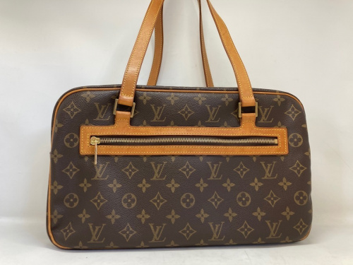 バッグのショルダーバッグ