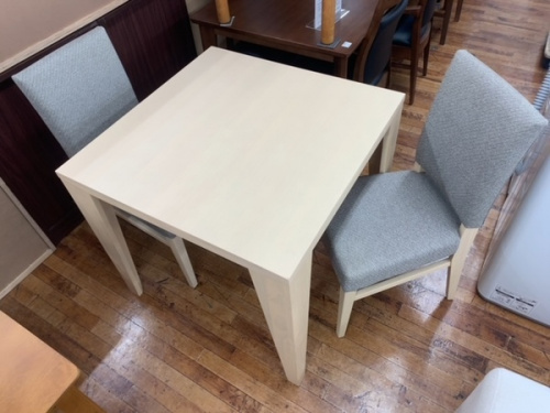 生活家具のダイニングセット