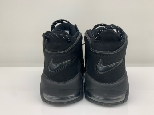 スニーカーのNIKE