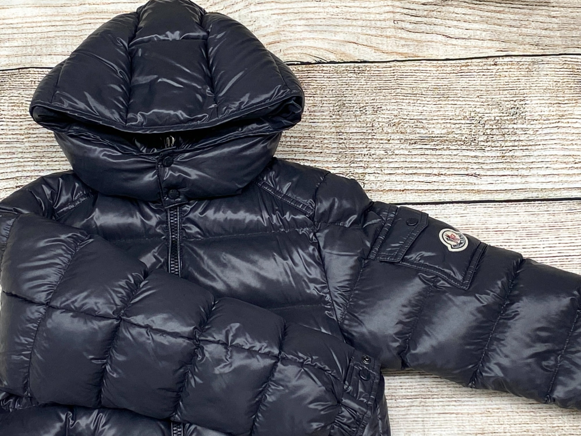 MONCLERダウンジャケット。購入無ければリサイクル