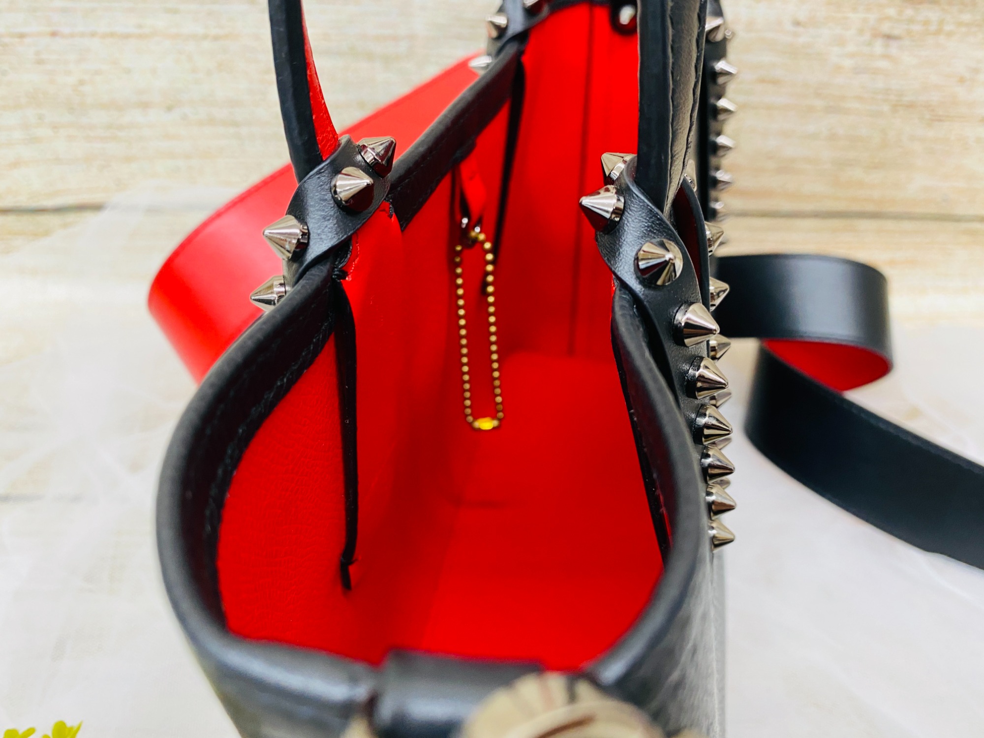 ChristianLouboutin(クリスチャンルブタン)の2WAYバッグを買取 ChristianLouboutin(クリスチャンルブタン)の2WAYバッグを買取