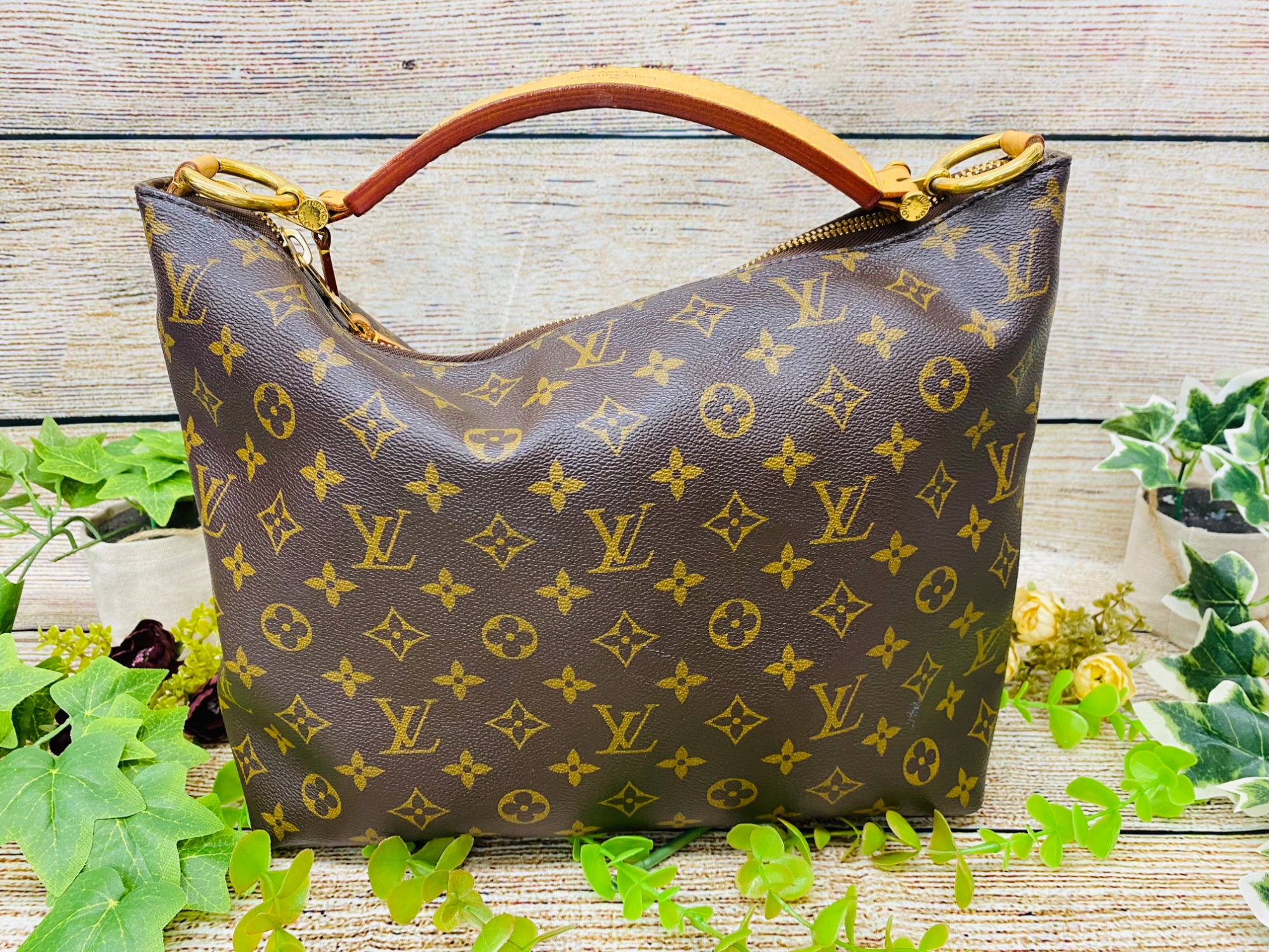 イオンモール常滑店】LOUIS VUITTONのショルダーバッグです