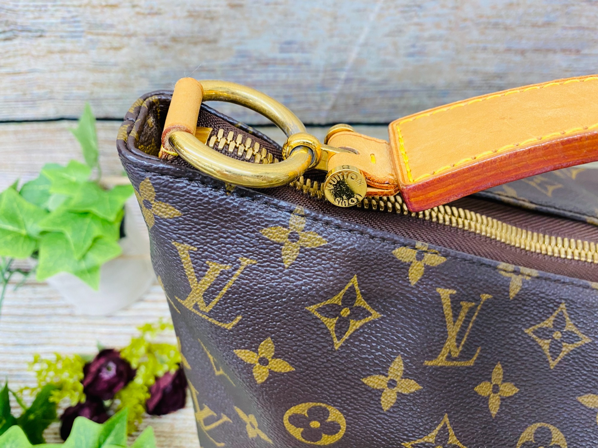 LOUIS VUITTON（ルイ・ヴィトン）のショルダーバッグ