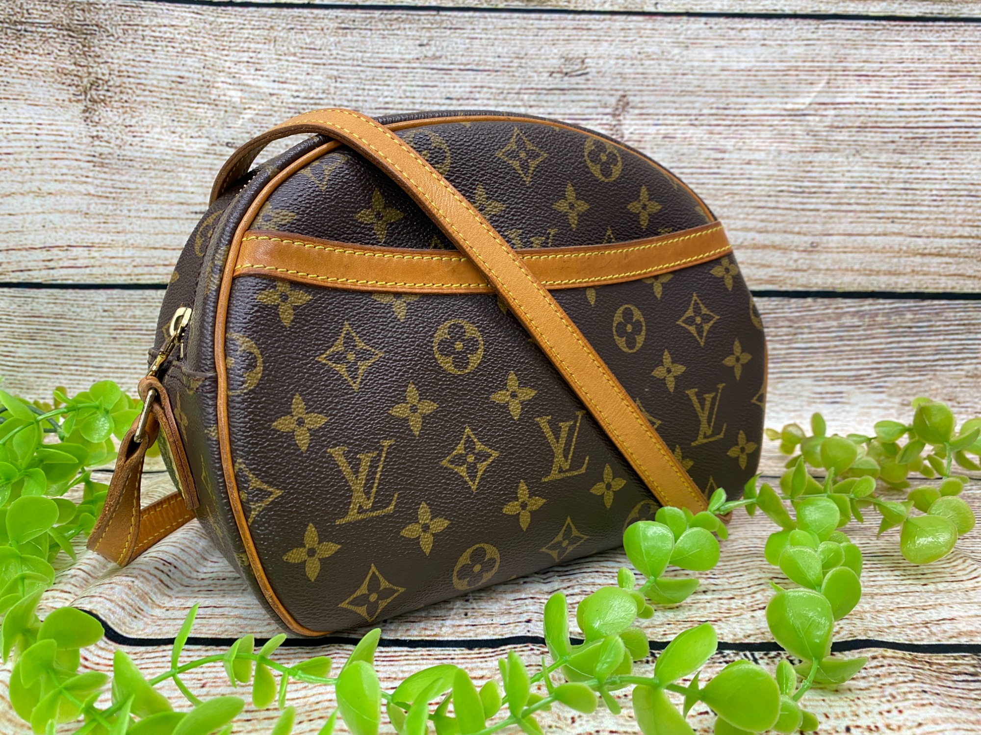 大割引 LOUIS VUITTON（ルイ・ヴィトン）のショルダーバッグ バッグ