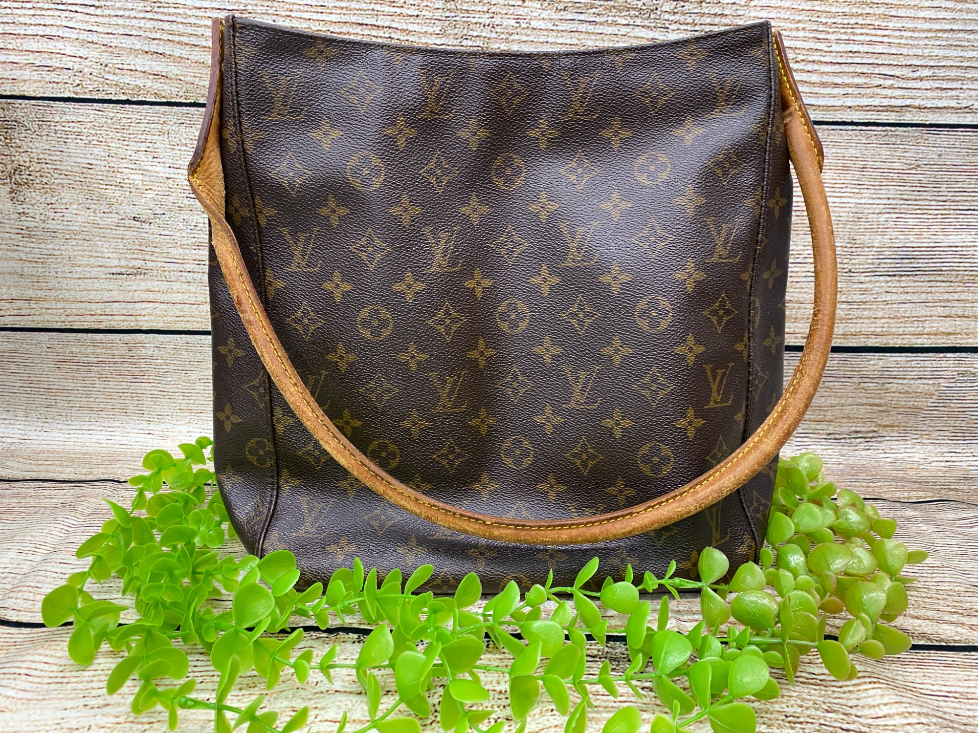LOUIS VUITTON（ルイ・ヴィトン）のショルダーバッグ