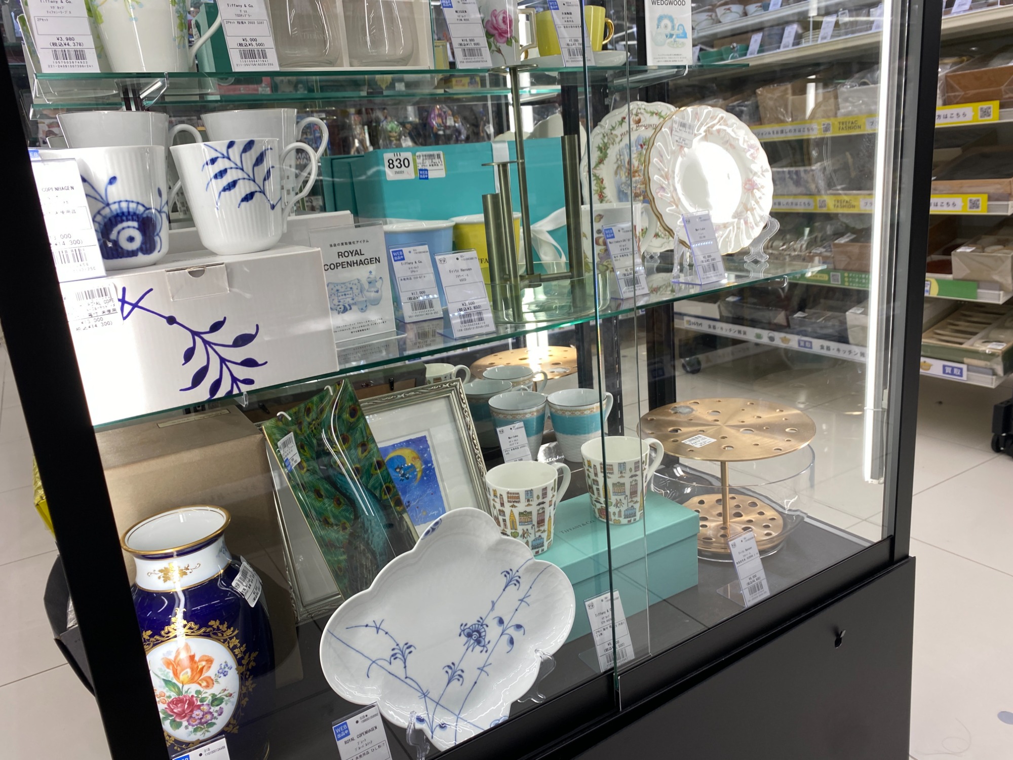 Baccarat(バカラ)の伊藤園「お茶犬」コラボの置物を買取入荷