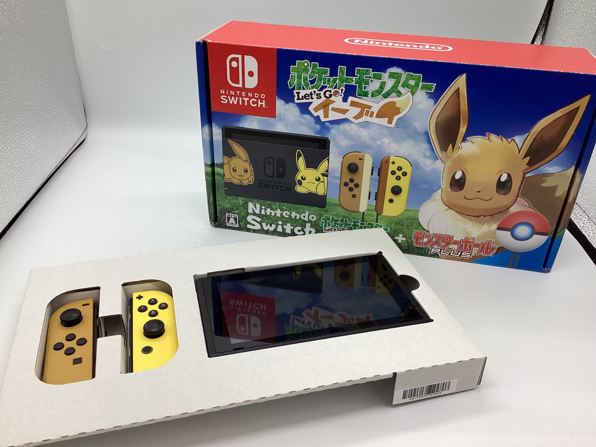 Nintendo Switch　Let's Go! イーブイ　限定モデル Amazon.co.jp: Nintendo Switch ポケットモンスター Let's Go
