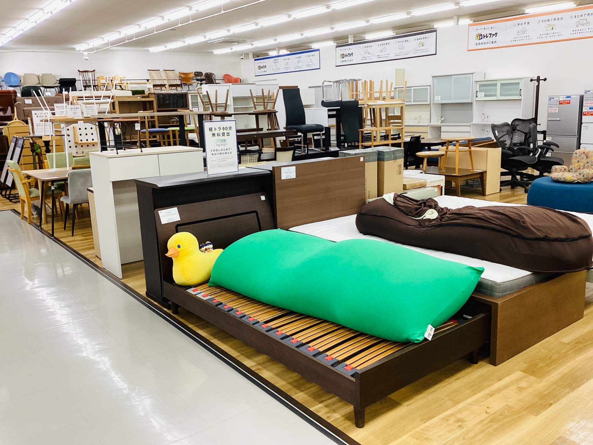 家具多数展示中】 ﾊｲﾊﾞｯｸ3人掛けｿﾌｧｰ MANA/casa ﾌﾟﾘﾝｽが買取入荷しま 