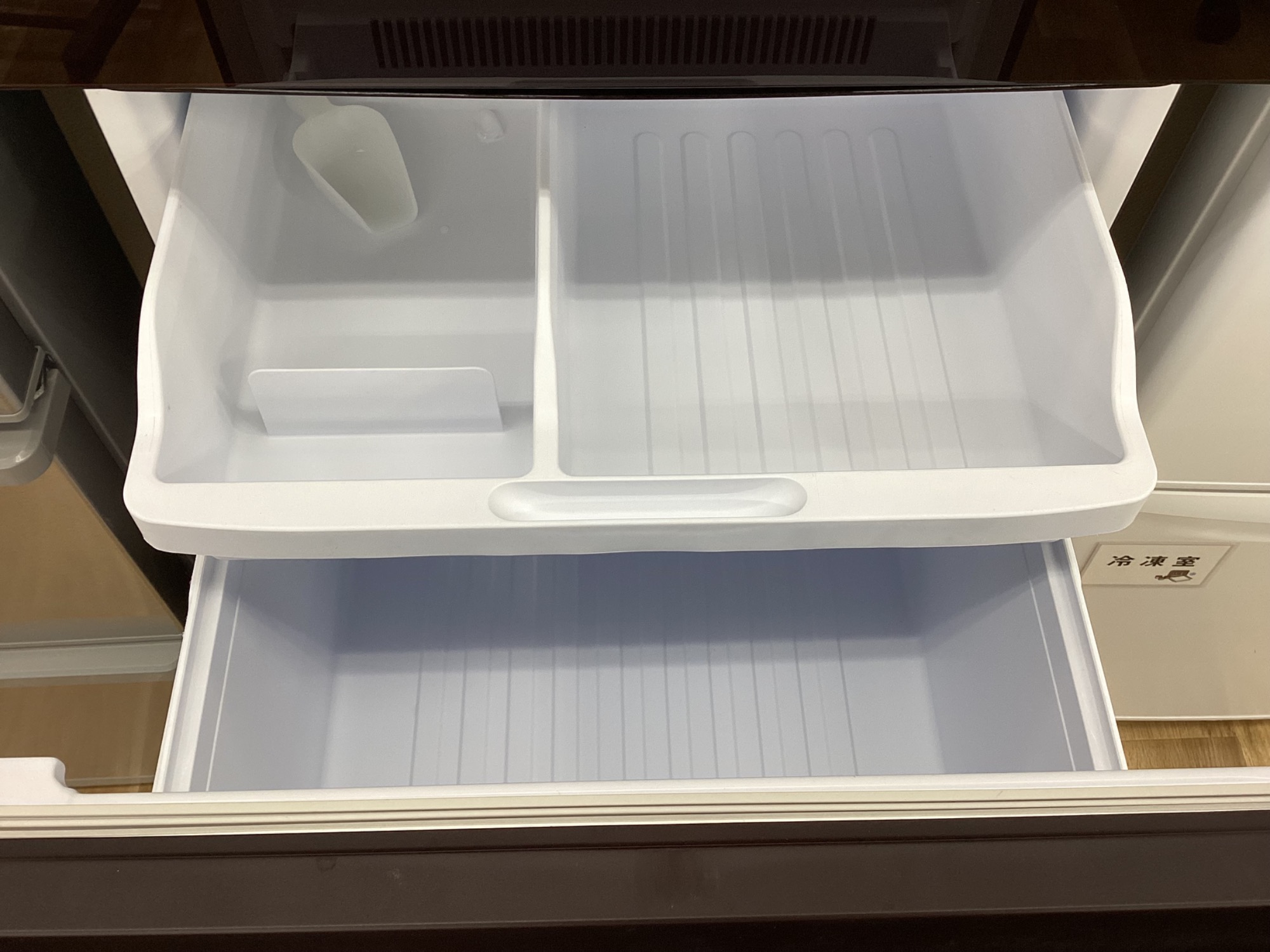 冷蔵庫多数展示中】SHARPの2020年製 3ドア冷蔵庫【SJ-GW35F-R】のご