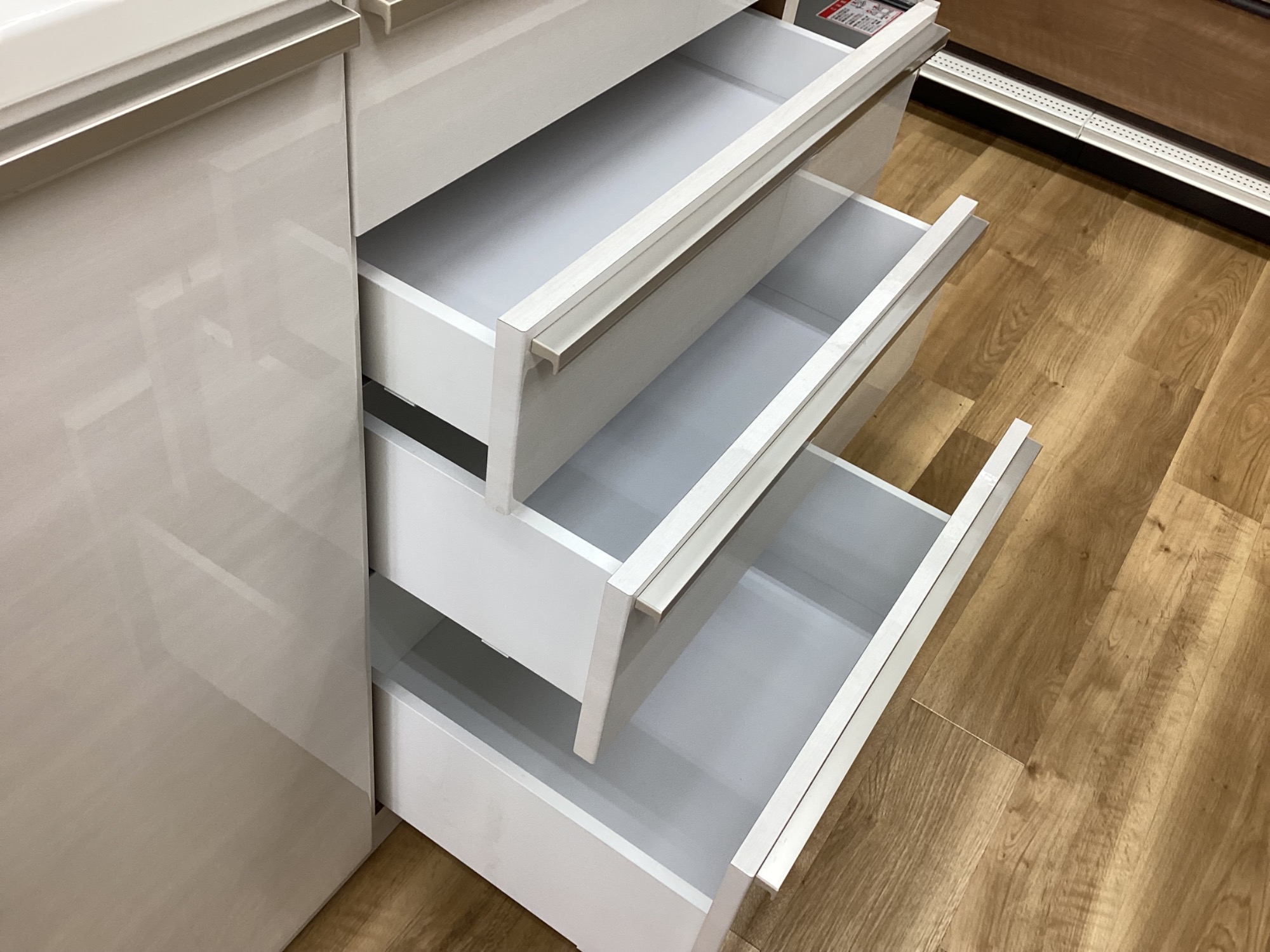 家具売場拡大】高橋木工所のレンジボードが買取入荷しました！｜2025年