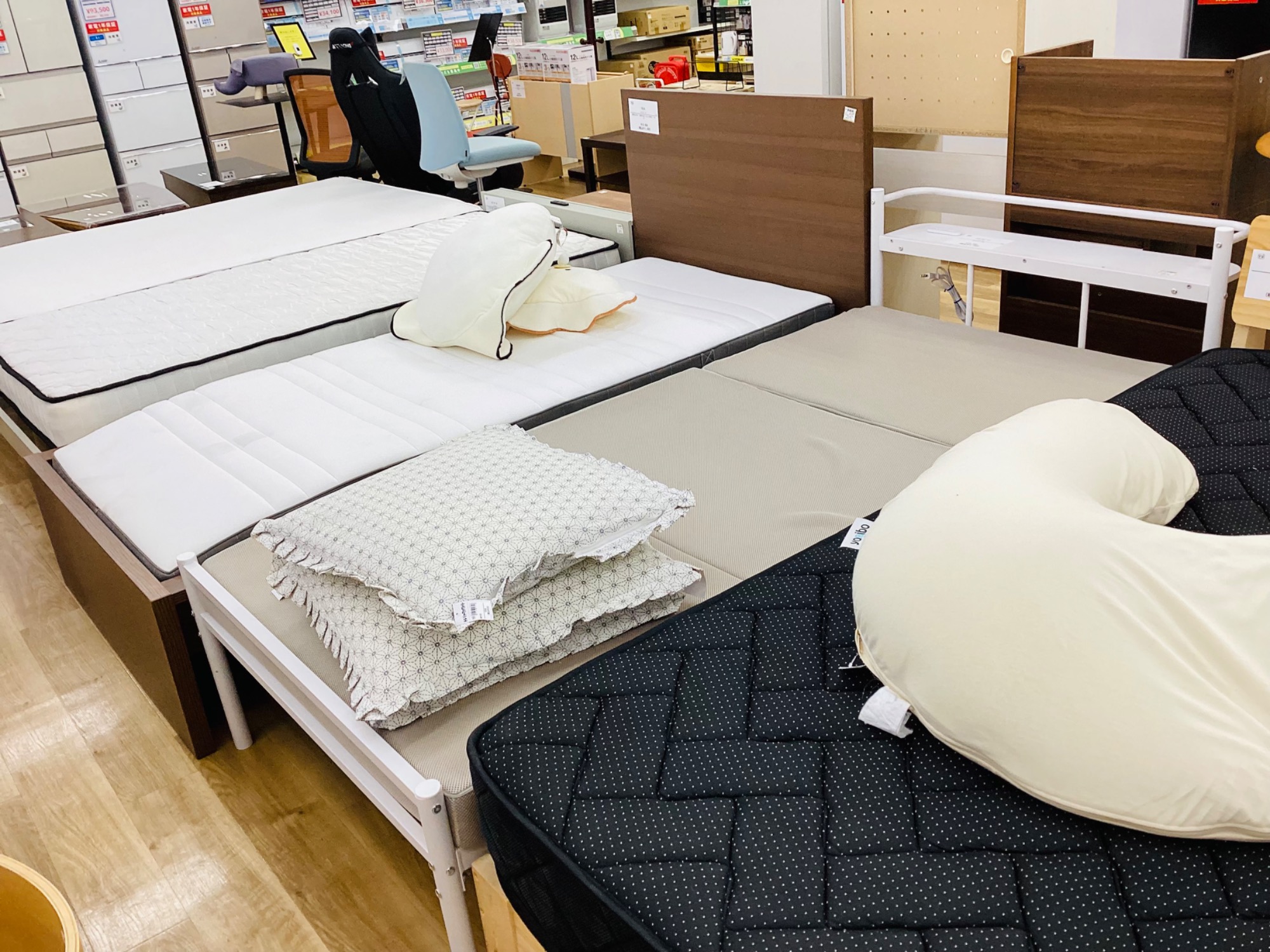 家具多数展示中】FRANCE BEDのセミダブルベッドが入荷いたしました
