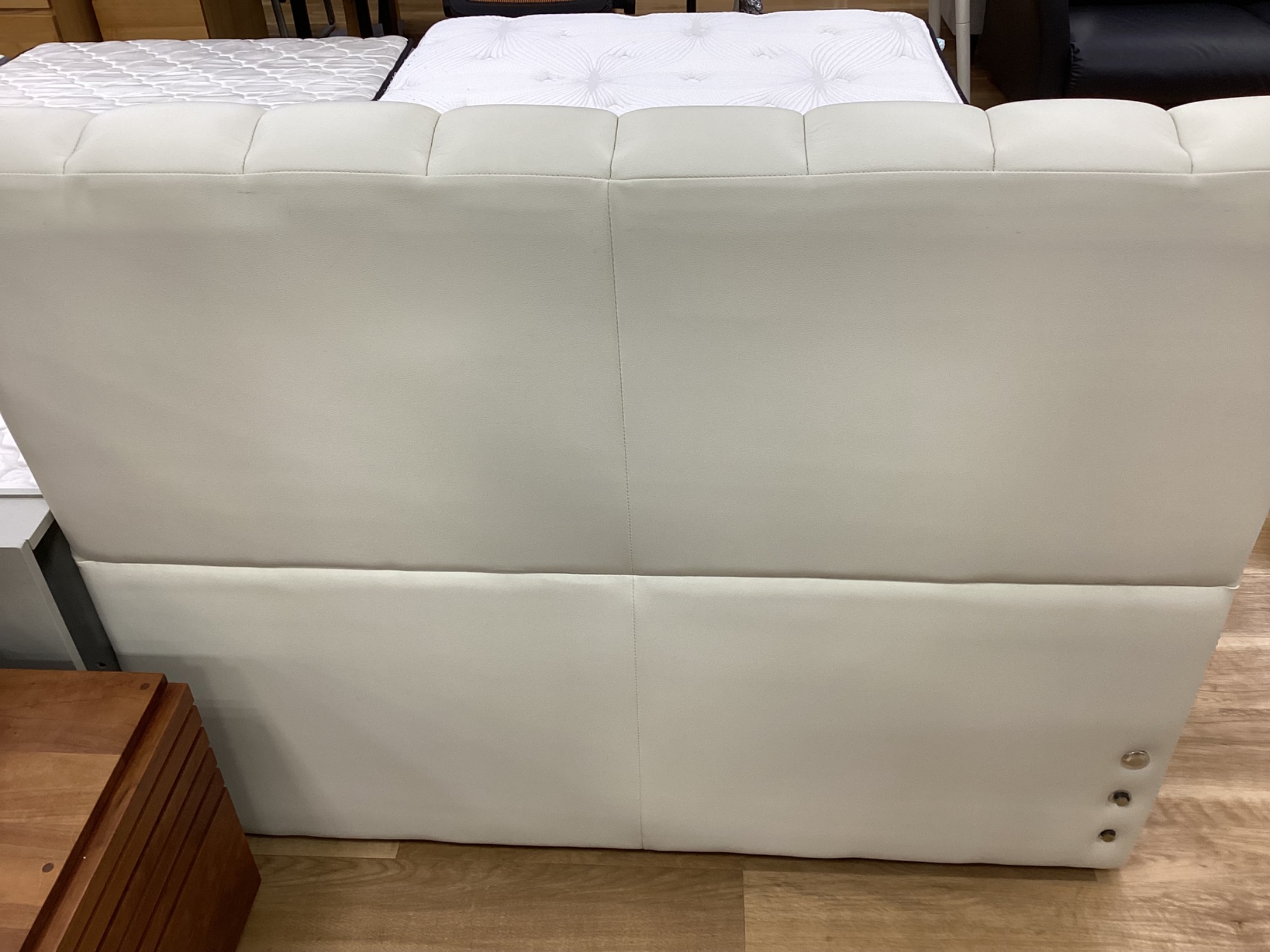 セミダブルベッド　France bed のご紹介！（トレファク寝屋川） 家具多数展示中】FRANCE BEDのセミダブルベッドが入荷いたしました