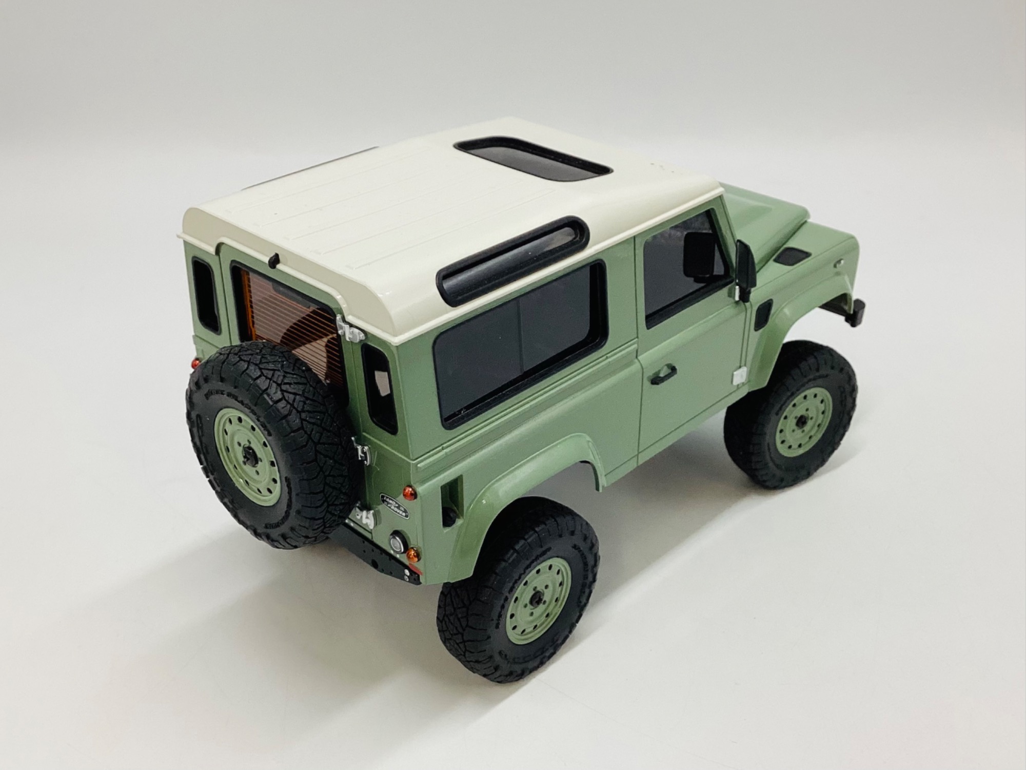 京商のラジコン【ミニッツ4X4 ランドローバー ディフェンダー 90