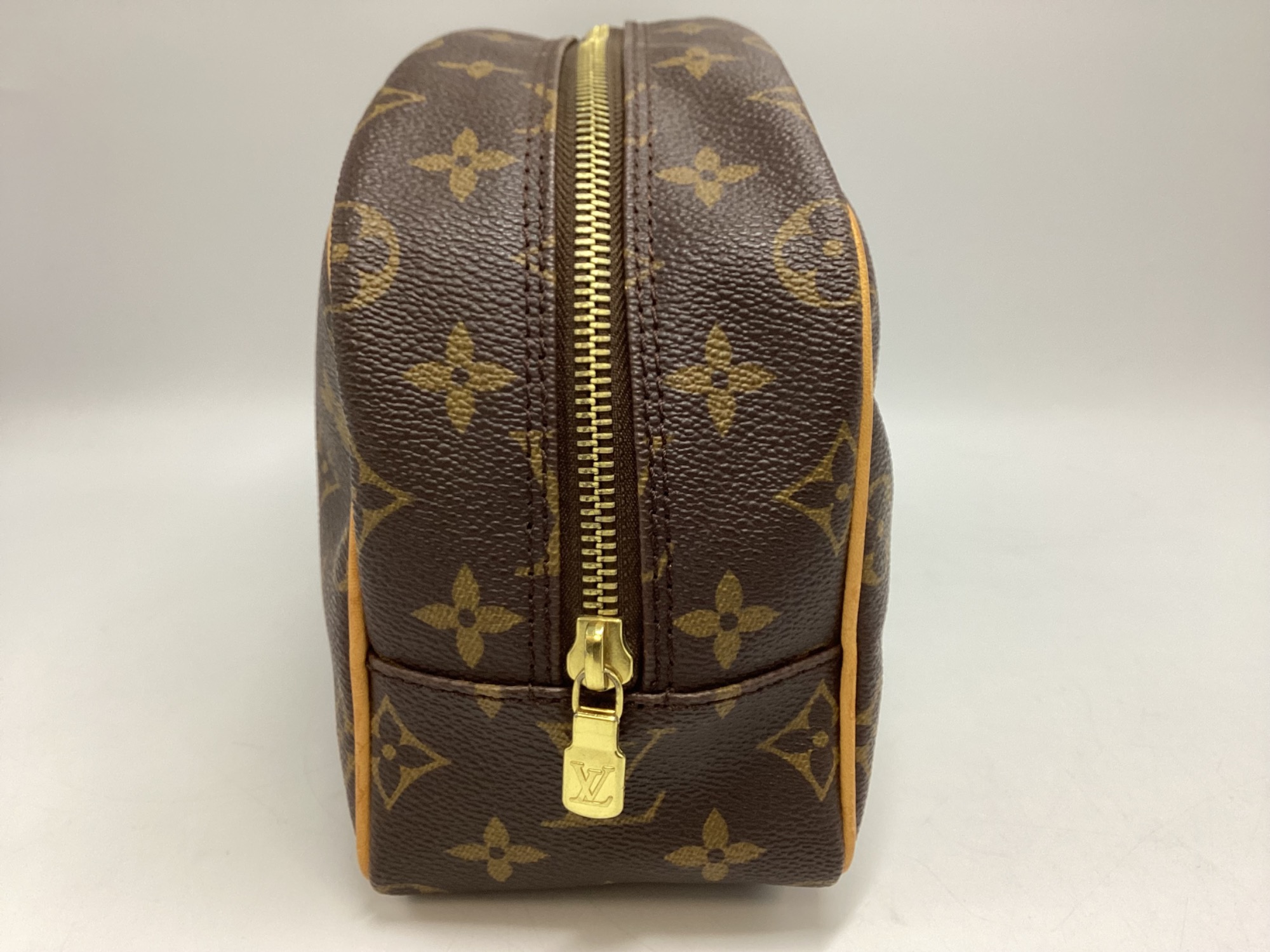 買取強化中】LOUIS VUITTON(ルイヴィトン) のトラベルポーチが買取入荷