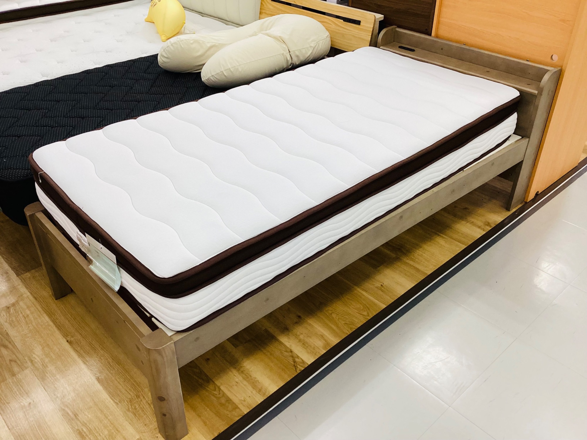 家具多数展示中】株式会社もしものシングルベッドが入荷いたしました