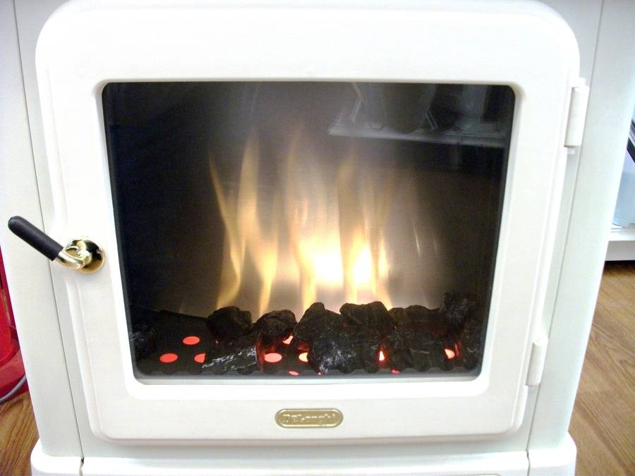 DeLonghi 暖炉型電気ファンヒーター買取入荷いたしました