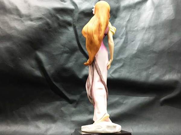 giuseppe armani作 「魔法にかけられて」よりジゼルのフィギュリン買取