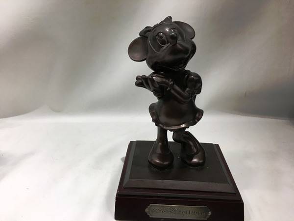 Disney Resort限定！ミッキーとミニーちゃんのブロンズ像買取