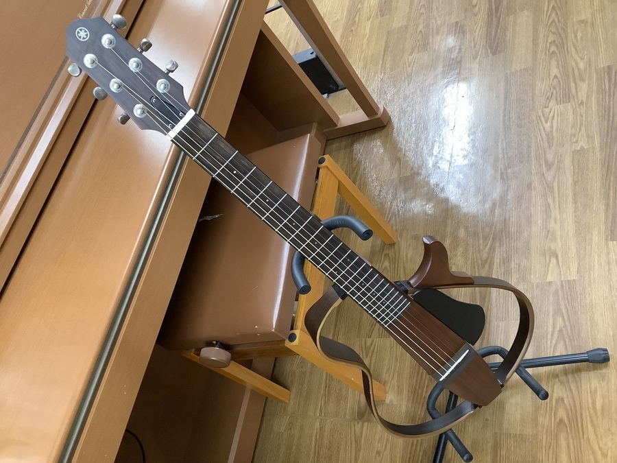 場所を選ばないギター！YAMAHA【ヤマハ】のサイレントギターをご紹介し 