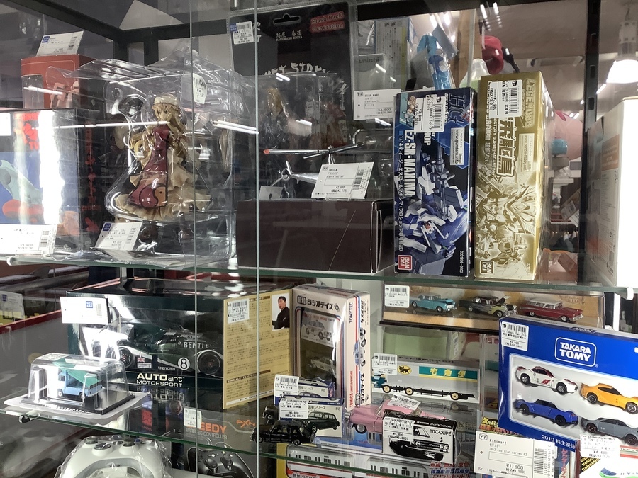 TOMY【トミー】の青箱トミカ ロールスロイス 金メッキ 胴メッキが入荷