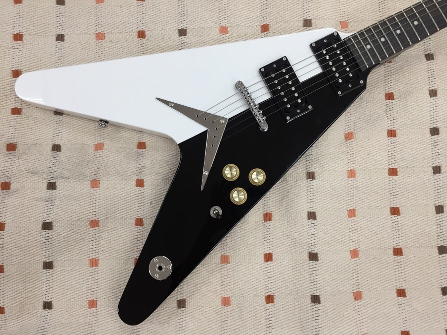 Brian ブライアン DEAN ディーン V コピーモデル 80年代 DEAN（ディーン）のフライングVが入荷しました！！【川越店