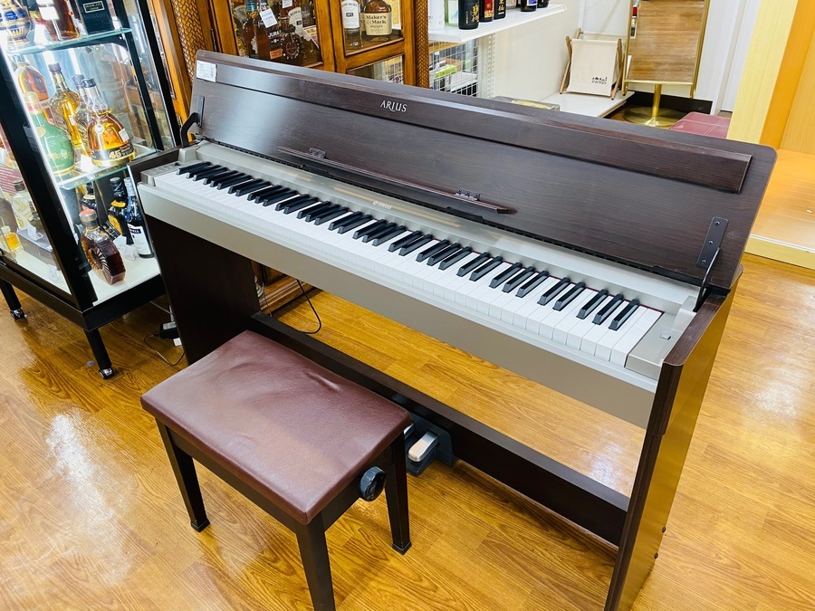 YAMAHA(ヤマハ)のスリムな電子ピアノARIUS（アリウス）入荷です