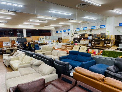 紳士への一歩！】ハンガーラック付の6段チェスト入荷しました！｜2022